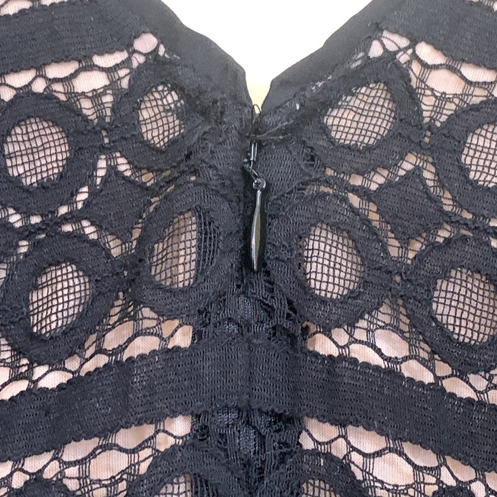 Loft | Black Tan Lace Embroideree V-Neck Sleeveless Fit & Flare Pleated Dress 2P - Picture 14 of 17